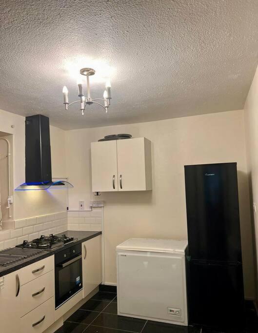 2 Bedroom Flat In Vauxhall, Londyn Zewnętrze zdjęcie